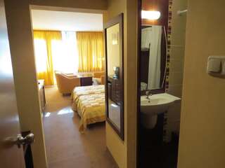Отель ELA hotel Боровец Двухместный номер с 2 отдельными кроватями и террасой-8